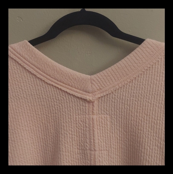 AERIE Wonder Texture V-Neck Pullover Oversized Sweatshirt In Light Pink - Picture 8 of 13